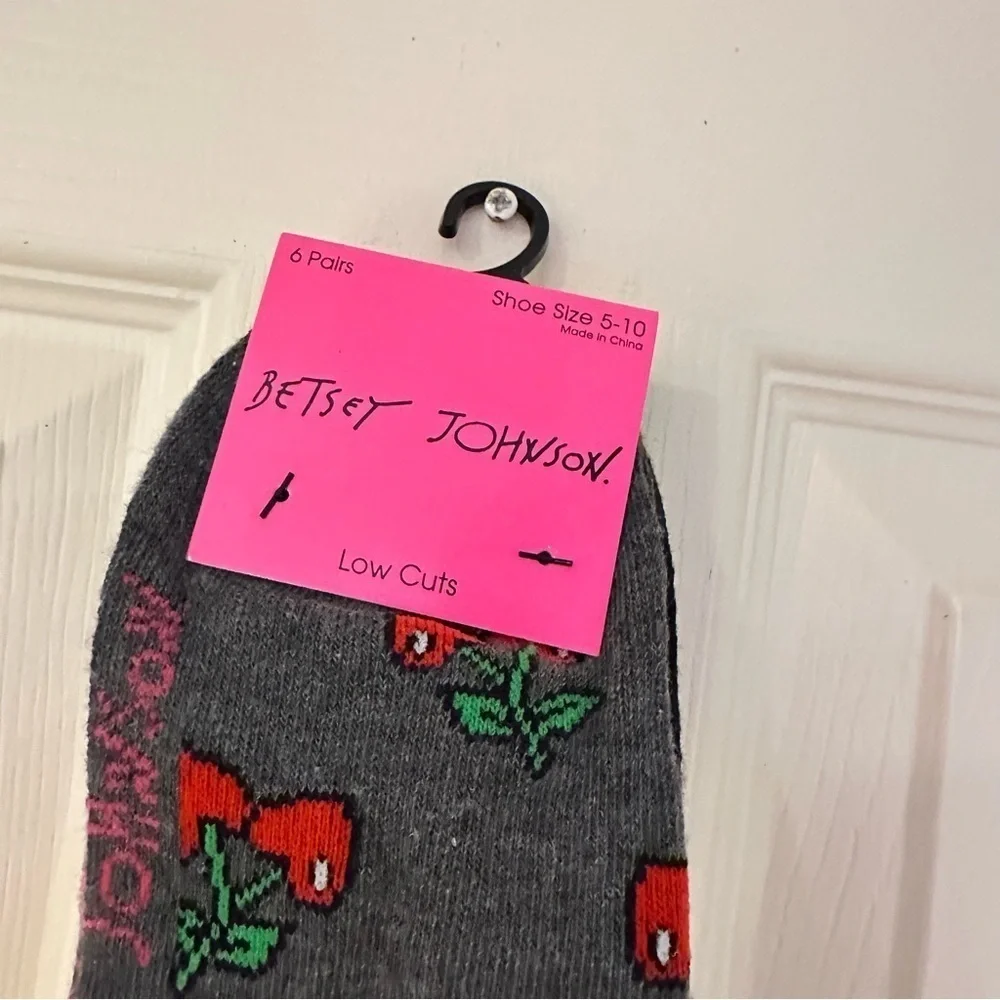 NWT Betsey Johnson Low Cut Black & Red Print Socks Pack of Six